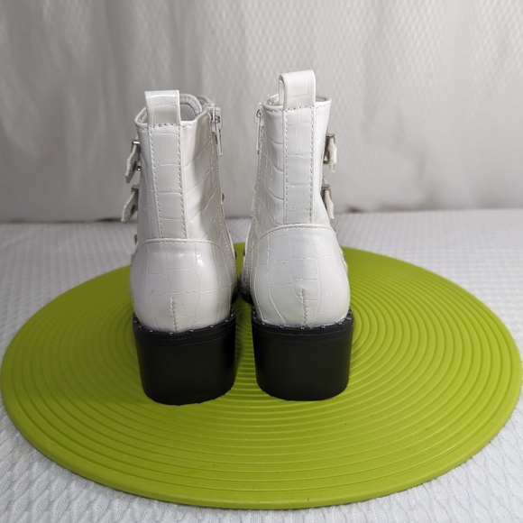 Catherine Malandrino "Shandy" White Croc Embossed Buckle Booties, Size 6, NWOT - Picture 8 of 13